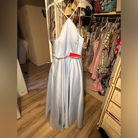 Cinderella gown - Picture 2 of 3